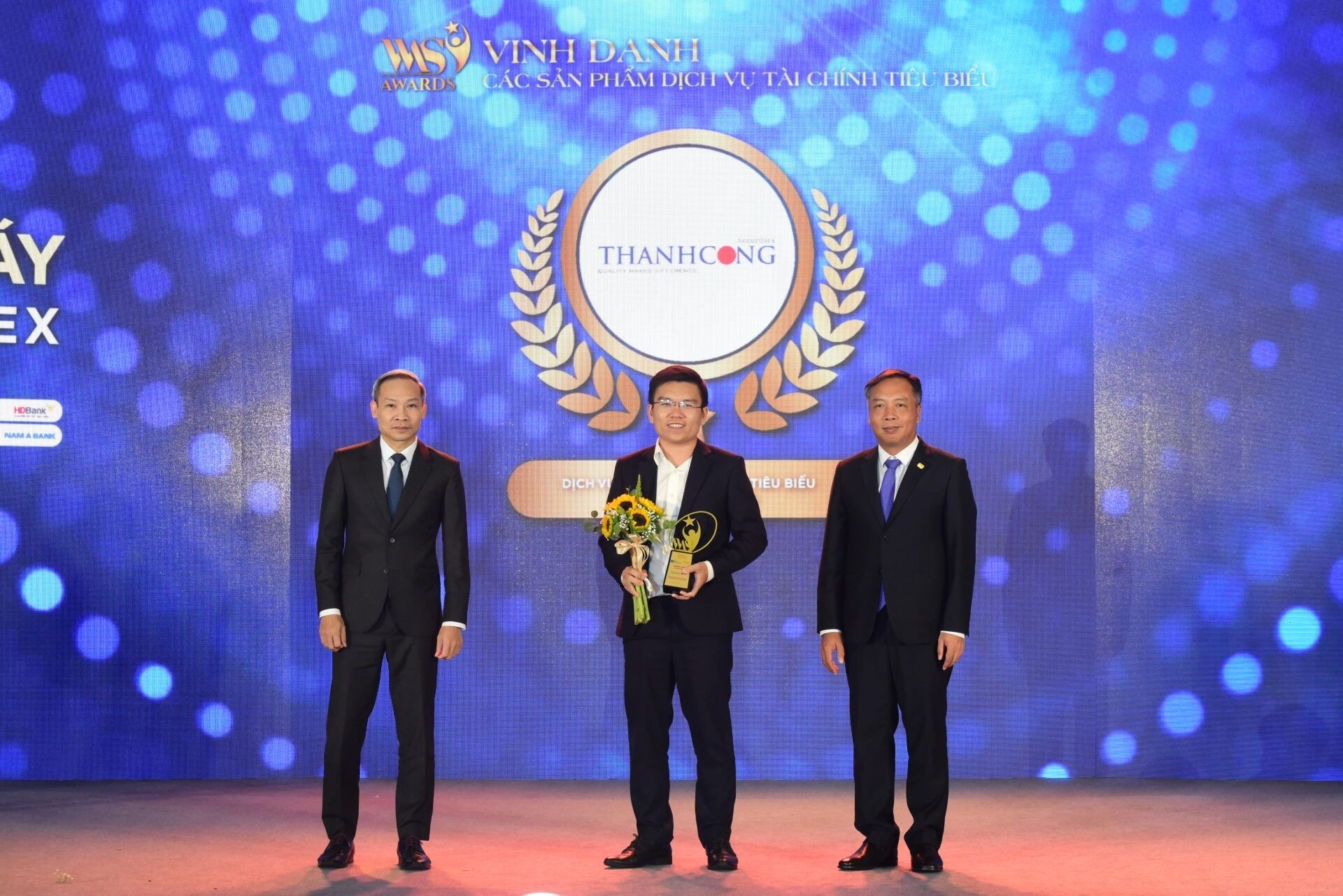 TCSC nhận giải thưởng “Dịch vụ môi giới tài chính tiêu biểu” tại Diễn đàn cấp cao Cố vấn tài chính Việt Nam 2023