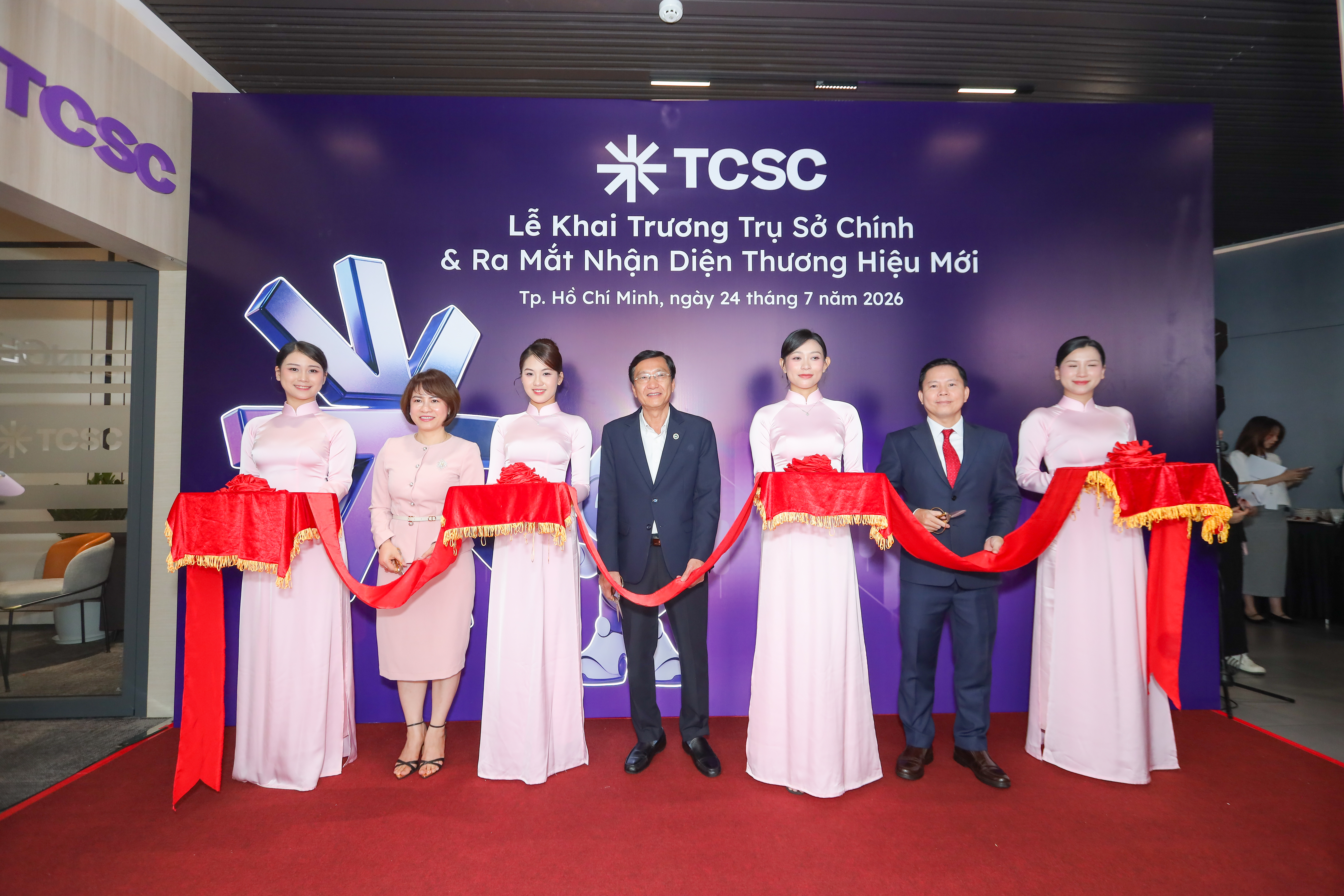 TCSC CHÍNH THỨC BƯỚC VÀO KỶ NGUYÊN "TÀI CHÍNH TÍCH CỰC" & CÔNG NGHỆ AI